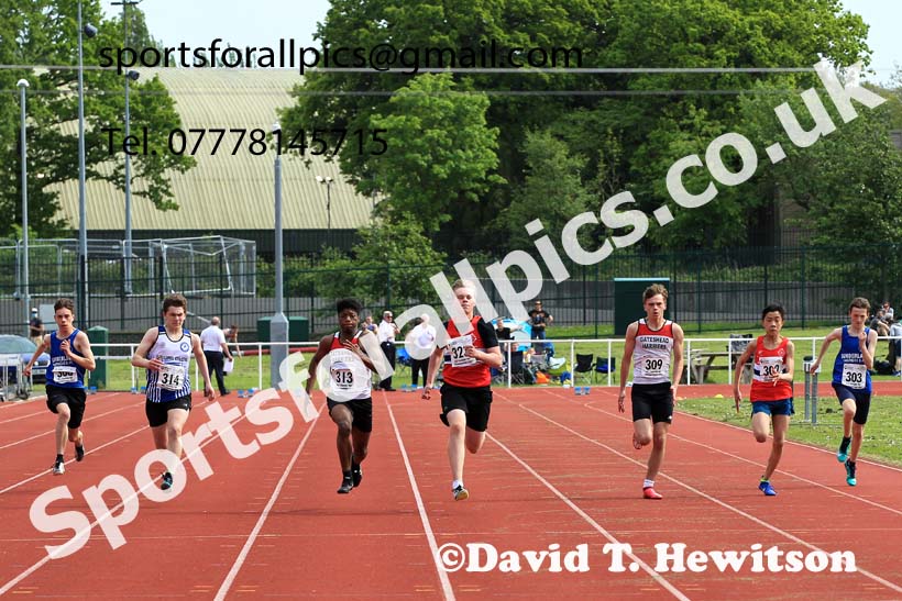 Men and Boys 100 metres, 2022 North Eastern Track and Field Champs., Middlesbrough. David T. Hewitson/Sports for All Pics